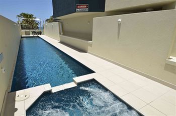 Malibu Mooloolaba - Schoolies Week Accommodation 18