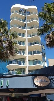 Malibu Mooloolaba - Schoolies Week Accommodation 23