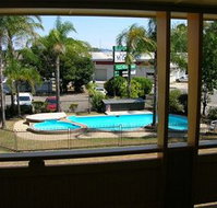 Bucketts Way Motel and Restaurant - Schoolies Week Accommodation