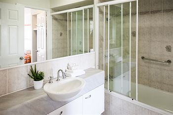 Dockside Mooloolaba - Schoolies Week Accommodation 19