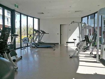 Astra Apartments - St Kilda Rd - Schoolies Week Accommodation 3