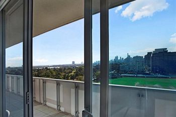Astra Apartments - St Kilda Rd - Schoolies Week Accommodation 5