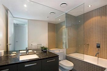 Astra Apartments - St Kilda Rd - Schoolies Week Accommodation 7