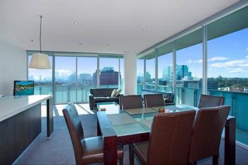 Astra Apartments - St Kilda Rd - Schoolies Week Accommodation 12