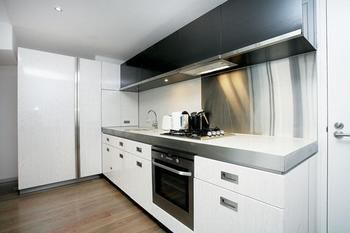 Astra Apartments - St Kilda Rd - Schoolies Week Accommodation 19