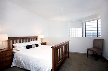 Astra Apartments - St Kilda Rd - Schoolies Week Accommodation 0