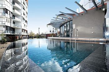 Astra Apartments - St Kilda Rd - Schoolies Week Accommodation 1