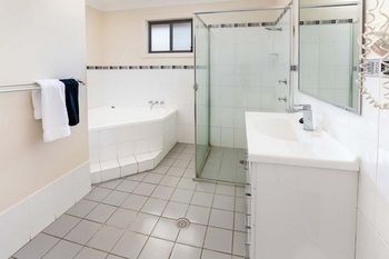 Bluegum Apartments - Schoolies Week Accommodation 15