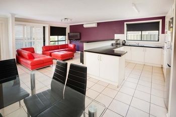 Bluegum Apartments - Schoolies Week Accommodation 16