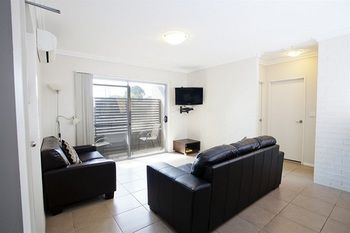 Bluegum Apartments - Schoolies Week Accommodation 17