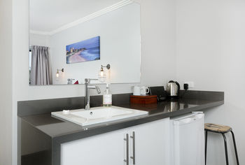 Merewether Motel - Schoolies Week Accommodation 9