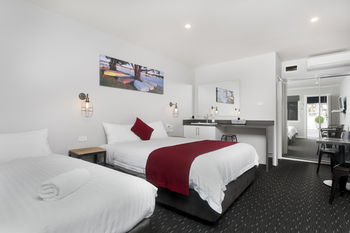 Merewether Motel - Schoolies Week Accommodation 11