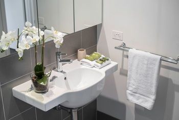 Apartment2c - Highline - Schoolies Week Accommodation 3