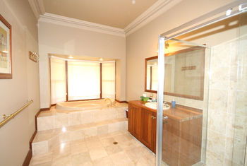 Relaxin - Schoolies Week Accommodation 12