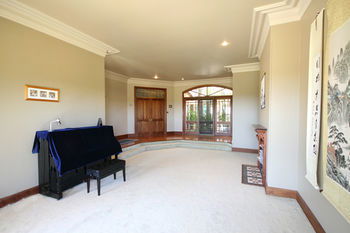 Relaxin - Schoolies Week Accommodation 17