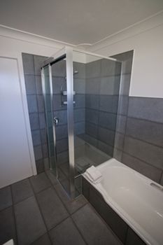 Emerald Views - Schoolies Week Accommodation 2