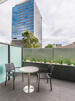 City Edge Box Hill - Schoolies Week Accommodation 11