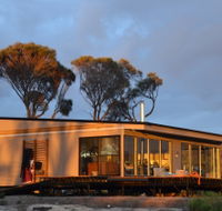 Sawyers Bay Shacks - Schoolies Week Accommodation