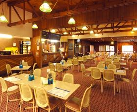 Seabrook Hotel Motel - Schoolies Week Accommodation 1