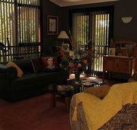 Asimatree Bed  Breakfast and Art Garden - Schoolies Week Accommodation