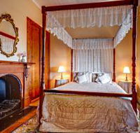 Abbey's Spa Cottage - Schoolies Week Accommodation