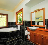Beauty Point's Pomona Spa Cottages - Schoolies Week Accommodation