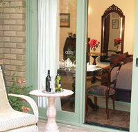 Forlonge Bed  Breakfast - Schoolies Week Accommodation