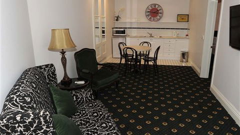 The Yarrawonga Hotel - Schoolies Week Accommodation 1