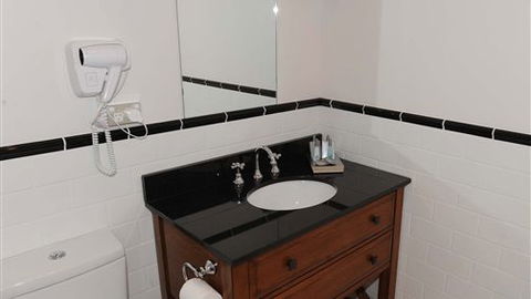 The Yarrawonga Hotel - Schoolies Week Accommodation 2