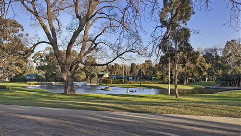 Best Western Melbourne's Princes Park Motor Inn - Schoolies Week Accommodation 1