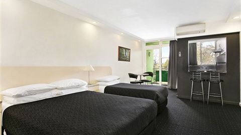 Best Western Melbourne's Princes Park Motor Inn - Schoolies Week Accommodation 4