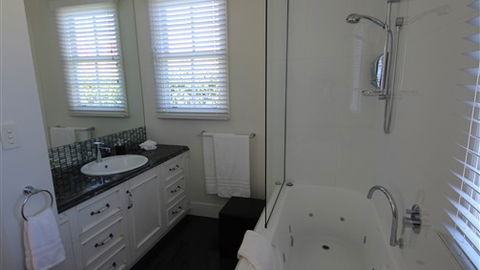 Girt By Sea Warrnambool - Schoolies Week Accommodation 7