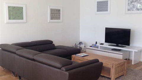 28 Graham Ave - Schoolies Week Accommodation 4