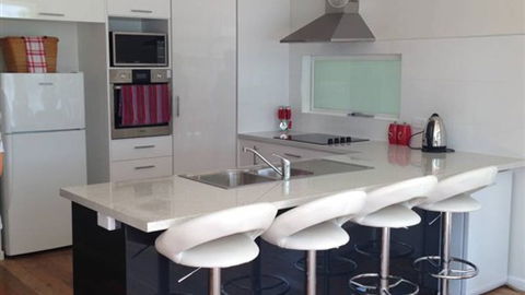 28 Graham Ave - Schoolies Week Accommodation 5