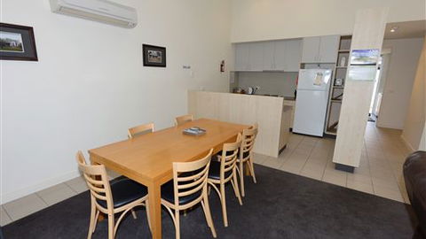 Murray Grange Villa Eight - Schoolies Week Accommodation 0