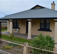 Agnes Cottage Bed and Breakfast - Schoolies Week Accommodation