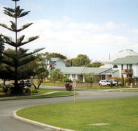 Dolphin Lodge - Schoolies Week Accommodation