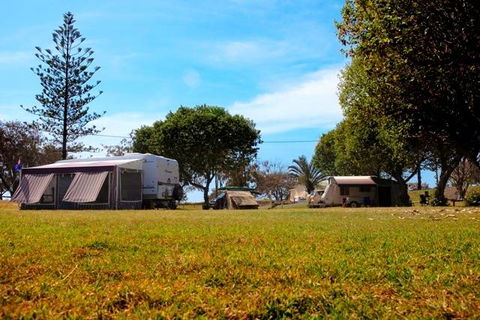 Elliott Heads Holiday Park - Schoolies Week Accommodation 0