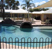 Jolly Swagman Motor Inn - Schoolies Week Accommodation