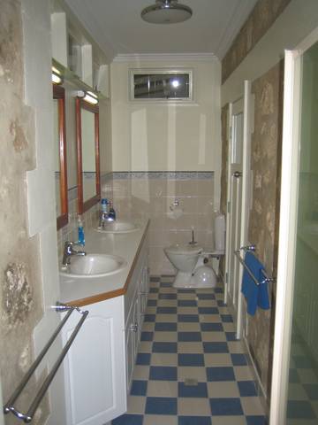 MacDonnell House (Naracoorte Cottages) - Schoolies Week Accommodation 0