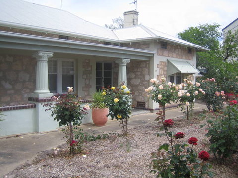 MacDonnell House (Naracoorte Cottages) - Schoolies Week Accommodation 5