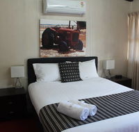 Merredin Motel  Gumtree Restaurant - Schoolies Week Accommodation