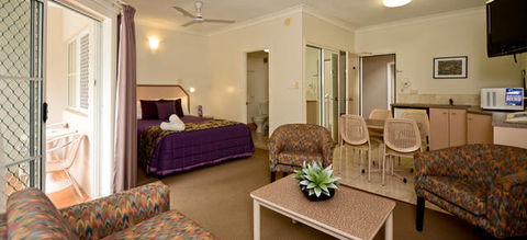 Reef Palms - Schoolies Week Accommodation 4