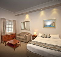 Shangri-La Gardens - Schoolies Week Accommodation