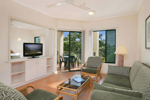 Tropic Towers Apartments - Schoolies Week Accommodation 0