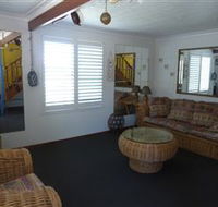 Sails Beach House Apartment Pottsville - Schoolies Week Accommodation