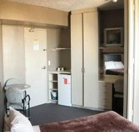 Hotel Saville - Schoolies Week Accommodation