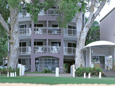Coral Horizons Beachfront Apartments - Schoolies Week Accommodation