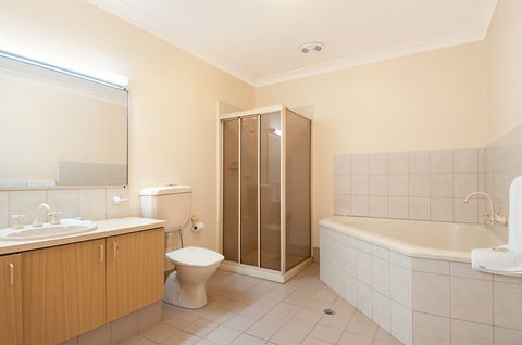 Comfort Inn Dandenong - Schoolies Week Accommodation 5
