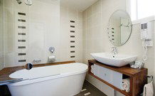Willows Motel Goulburn - Goulburn - Schoolies Week Accommodation 0